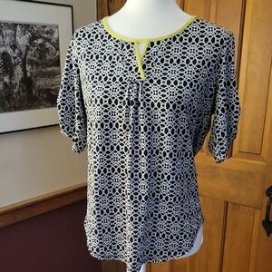 Black and White Patterned Women's Top